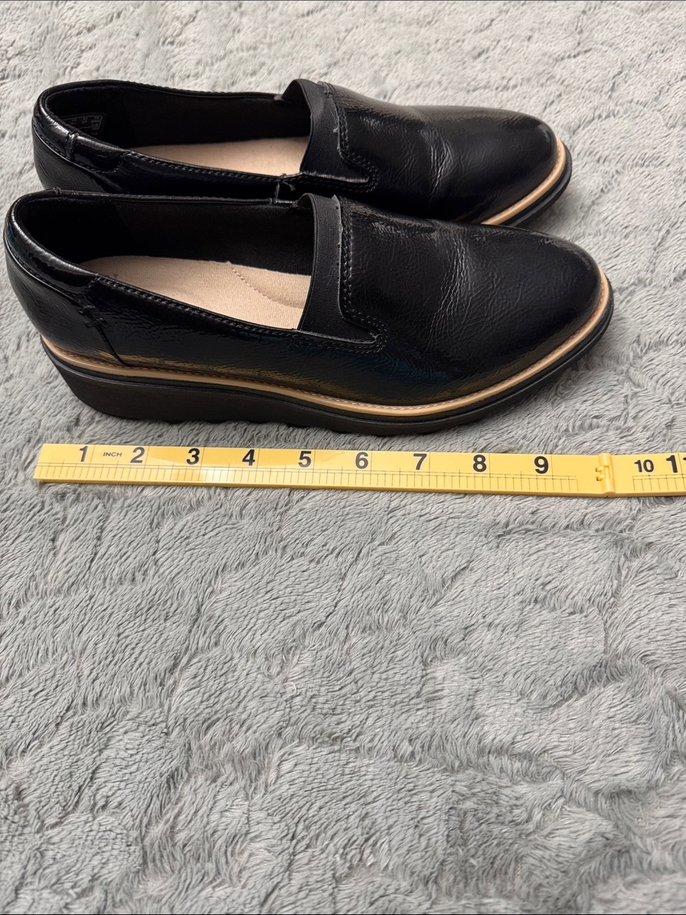 Clarks collection black crinkle patent leather slip on loafers size 6 1/2 - Picture 6 of 6